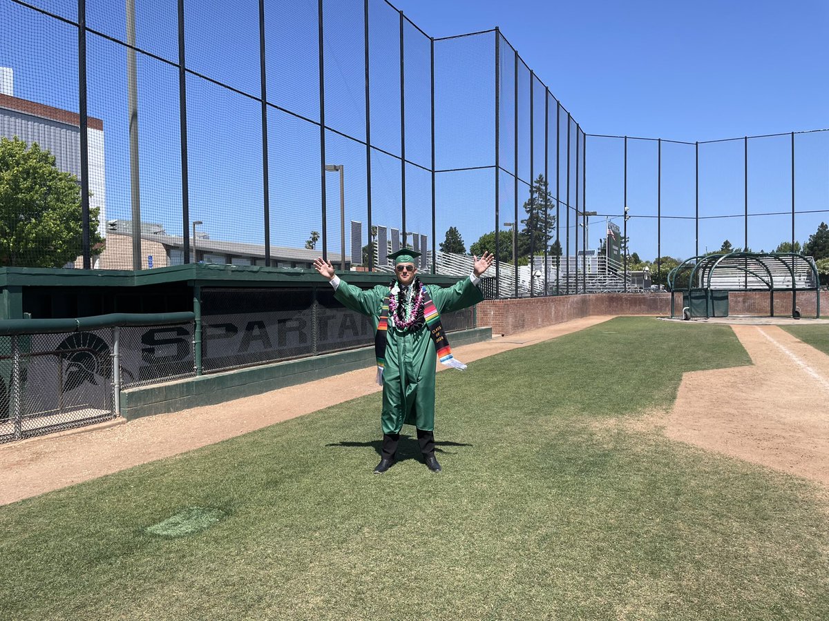 BoneG44's tweet image. Beyond proud of you son!! Keep conquering your goals! Love you @carlogarciaa28