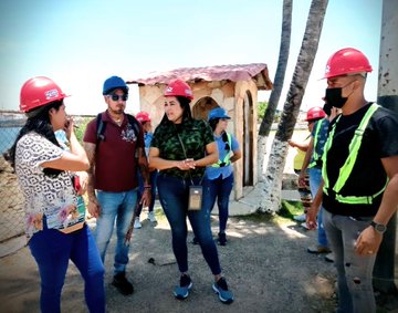Lcda. @AngelimarPrez2, Presidente de @Fundambiente01, realizó inspección en áreas externas de Puertos de Sucre, ubicado en la Cdad. Cumaná, a fin de ejecutar [Evaluación Ambiental] del lugar ya mencionado.
#SucreSigueAMaduro