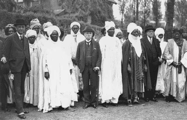 History_Nig's tweet photo. Lord Frederick Lugard accompanied Northern Nigeria's traditional Emirs to the London Zoo in 1934. They were awaiting their presentation to King George V of England, and meanwhile, Lugard decided to take his guests sightseeing at the zoo. https://t.co/ZnsS42R81l
