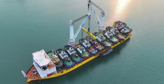 How many tugs can you transport on one vessel? ow.ly/5pK7105tI3g #maritimenews #shippingnews