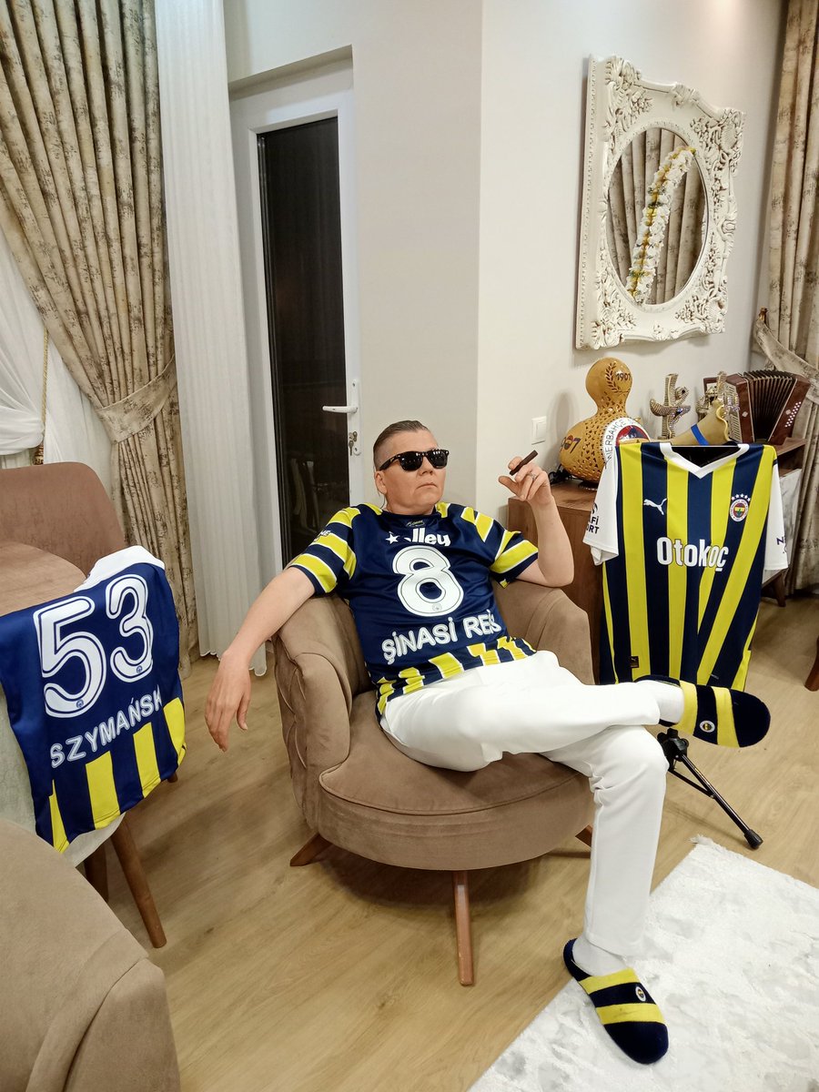Şinasi Güner¹⁹⁰⁷ (@reis8fb) on Twitter photo 🇹🇷19 Mayıs Atatürk'ü anma gençlik ve Spor bayramımız kutlu olsun 💛💙 Size birşey deyim mi 🤔 KORKUYORLAR 💛💙 <a href="/Fenerbahce/">Fenerbahçe SK</a> 'm. Biz seni şampiyonluk için sevmedik. Öyle olsa sarının yanına kırmızı koyardık. <a href="/MHYandas/">Mert Hakan Yandaş</a> senin için 8 numara kardeşim. Fenerbahçe tersten saplar.⭐ 🇹🇷19 Mayıs Atatürk'ü anma gençlik ve Spor bayramımız kutlu olsun 💛💙 Size birşey deyim mi 🤔 KORKUYORLAR 💛💙 <a href="/Fenerbahce/">Fenerbahçe SK</a> 'm. Biz seni şampiyonluk için sevmedik. Öyle olsa sarının yanına kırmızı koyardık. <a href="/MHYandas/">Mert Hakan Yandaş</a> senin için 8 numara kardeşim. Fenerbahçe tersten saplar.⭐