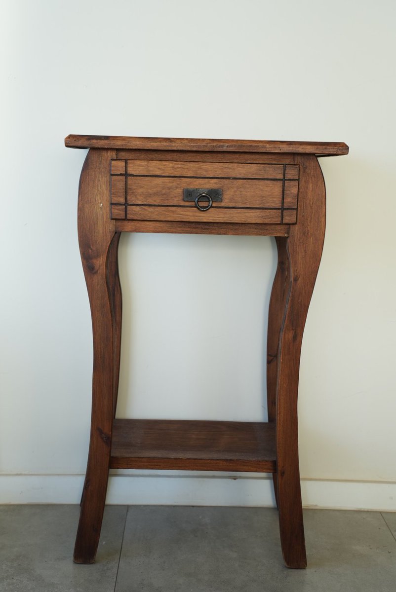 GiuManz's tweet photo. 3. Mueble Madera de Eucalipto Medidas 55 x 32 cm, Alto 90 cm Gs. 250.000 https://t.co/7teKaqSgyn