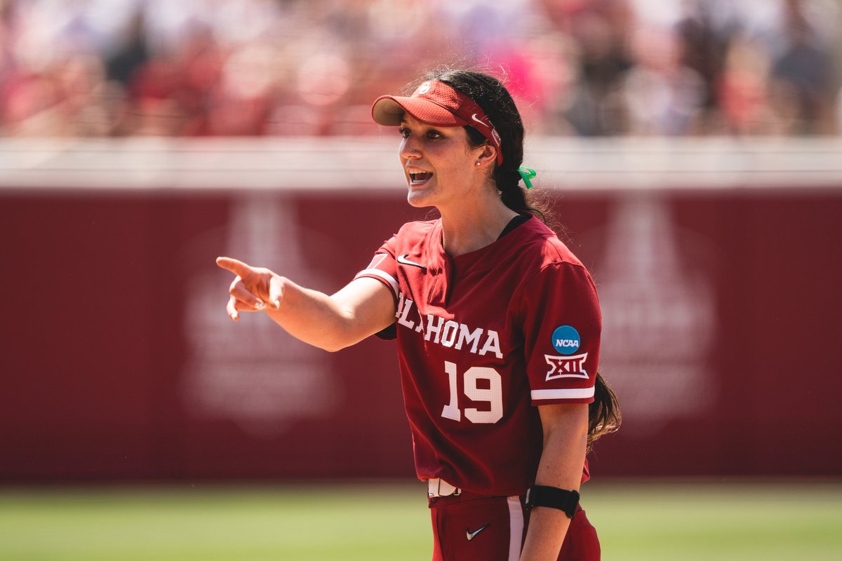 🔥 @nicolehmay strikes out the side in the fourth! ↑5 | OU 3, ORE 2