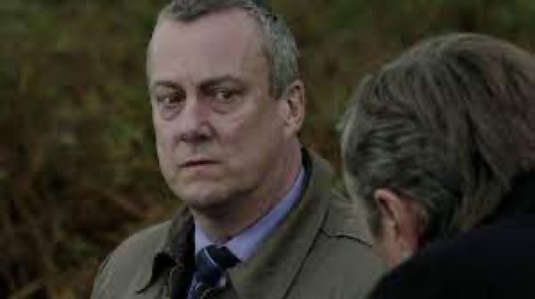 SaveRedlandLibr's tweet photo. 10pm TODAY on #ITV3
From 2016, s5 Ep 5 & 6 of #Detective series📺 #DCIBanks -
"Undertow - Parts 1 & 2" directed by #MarkBrozel & written by #PaulLogue
Based on characters created by #PeterRobinson📚
🌟#StephenTompkinson #AndreaLowe #CarolineCatz #JackDeam https://t.co/KgDavTSmRd