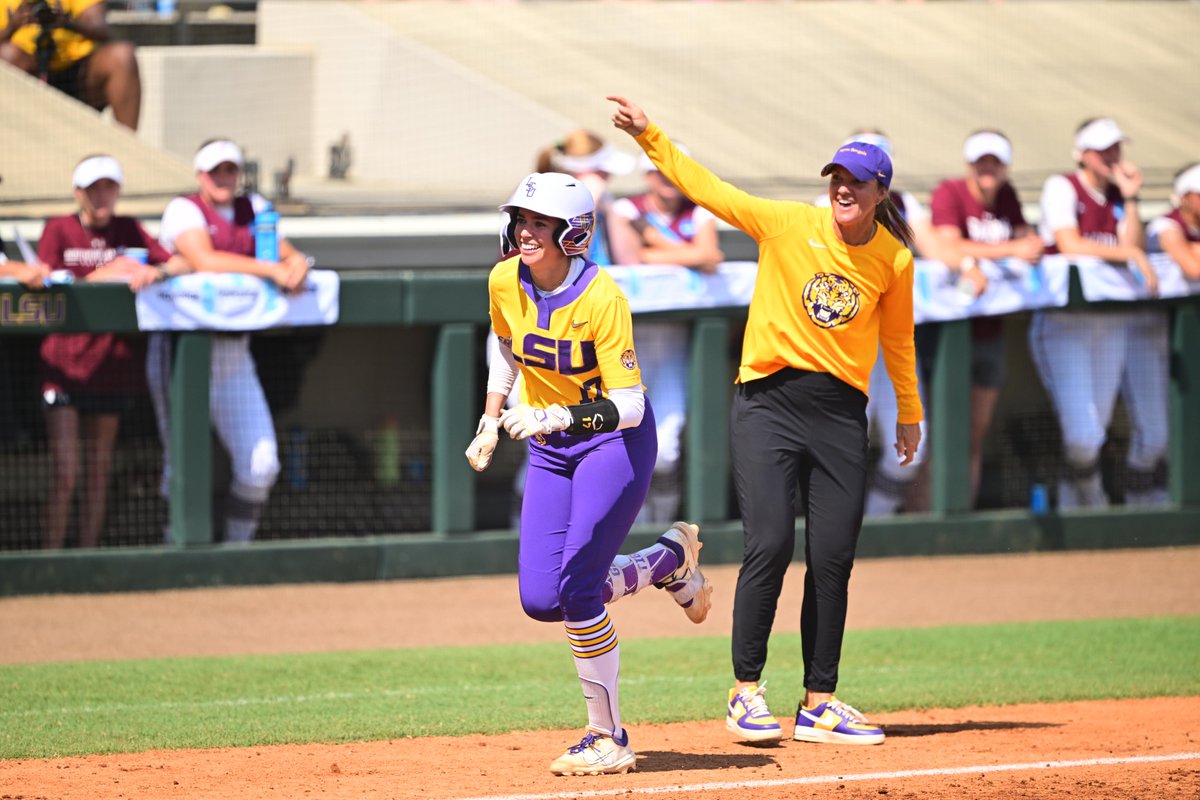 End 2| Giving them something to cheer for! SIU - 0 LSU - 6 #DealUsIn