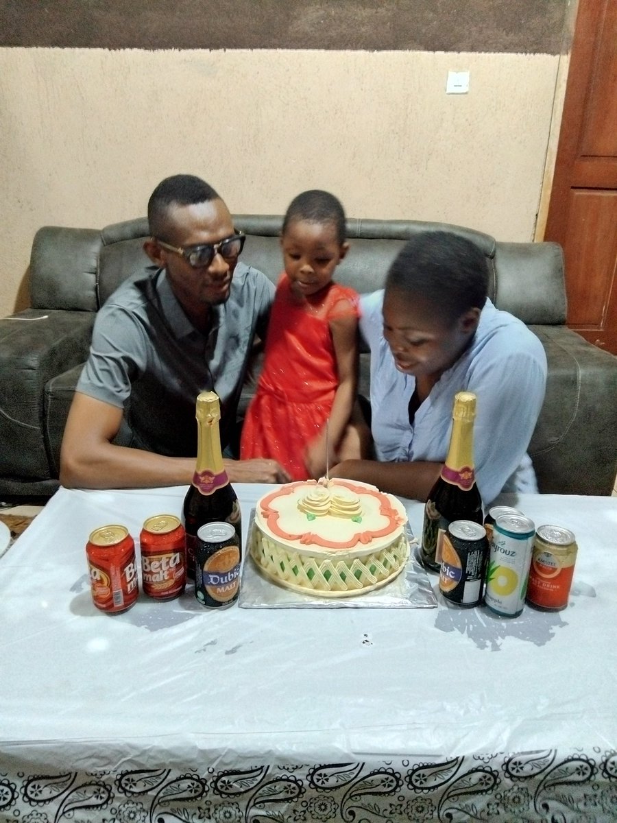 idede_oses's tweet photo. I thank God that my Dad is still alive now that I am already a Dad. It has helped me to appreciate the sacrifices he made raising my siblings and me with his meagre salary as a classroom teacher. I would have been feeling ungrateful if he was dead. #fathers https://t.co/Qe0EivJ5R2