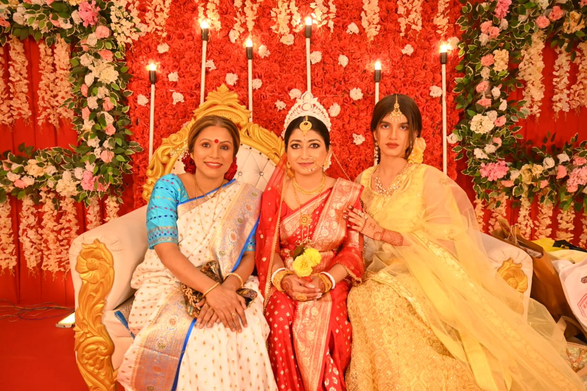 #Indianwedding 
#weddingceremony 
#desigirls
#saree 
#familyfun 
#girls