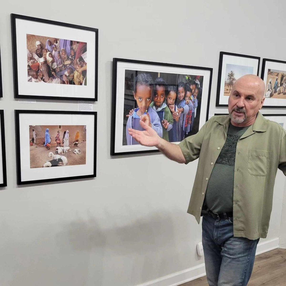 Photographer, Jean-Marc Giboux, spent 18 years documenting polio eradication efforts around the world. @Rotary is proud to sponsor the exhibit, 'Chasing Polio,' running until 29 May. If you're in Chicago:

Chicago Center for Photojournalism
📍 1226 W Wilson Ave, Chicago, IL