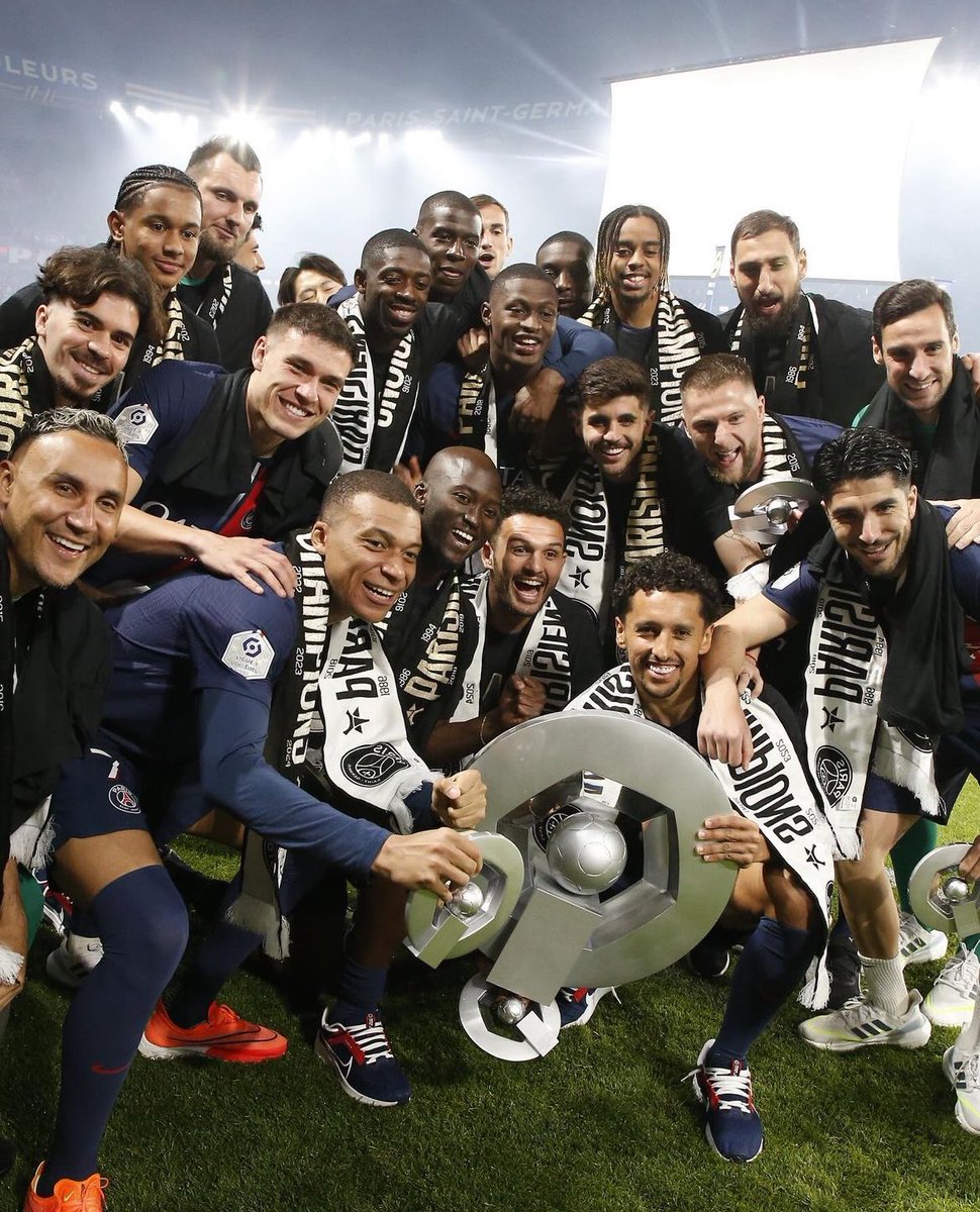 🚨🚨🚨 Le PSG de Luis Enrique est la première équipe de l’histoire de la Ligue 1 à faire une saison complète sans défaite à l’extérieur ! ❤️💙