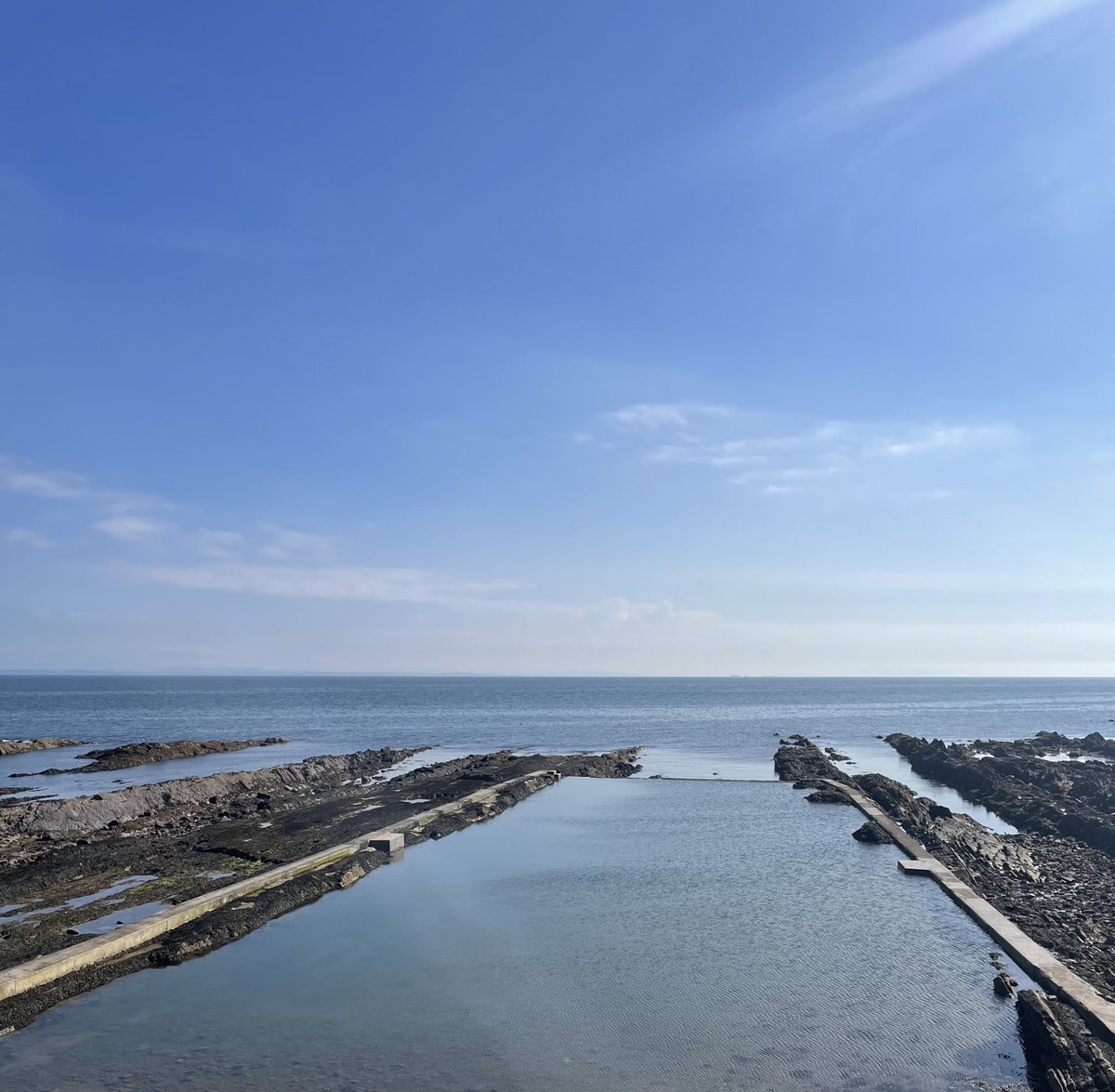 Infinity pool in Fife, Scotland And anyone can swim there for free (no sewage)