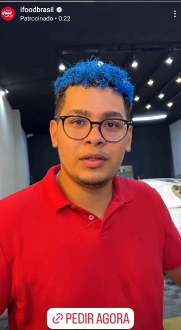 ZahirStream's tweet image. e eu todo feliz com meus amigos me mandando os vídeos do @iFood comigo aparecendo hehehehe há 4 anos atrás nem imaginaria estar fazendo o que to agora e só sei ficar feliz, 4 anos atrás era ifood direto nas lives kkkkkkkk só quem viveu