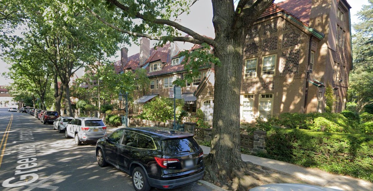 @nycsouthpaw Pup, just wait until they see what's already in Forest Hills on the other side of Ascan Ave (three stories, conjoined lots!), or the other side of Greenway Terrace