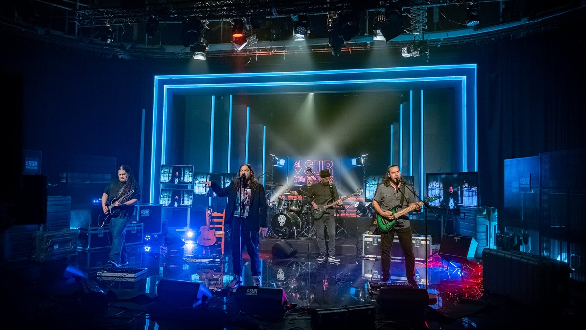 Aquí shorturl.at/AXG1W va el <a href="/LocalDeEnsayo/">Local de Ensayo</a> emitido anoche(19-M) en <a href="/canalfiesta/">Canal Fiesta Radio</a> Primer tramo de novedades: <a href="/LCamboya/">Living Camboya</a> (<a href="/wildpunkoficial/">Wildpunk</a>), <a href="/SolarRock/">Sölar Rock</a> (<a href="/Clifford_Recs/">Clifford Records</a>), <a href="/MaddeningF/">Maddening Flames</a>,  <a href="/LosMejillones/">Los Mejillones Tigre</a> y <a href="/ErizoNino/">El Niño Erizo (Oficial)</a> Y después, hermanamiento <a href="/AlsurConciertos/">Al Sur Conciertos</a> con <a href="/faustotaranto/">Fausto Taranto</a>