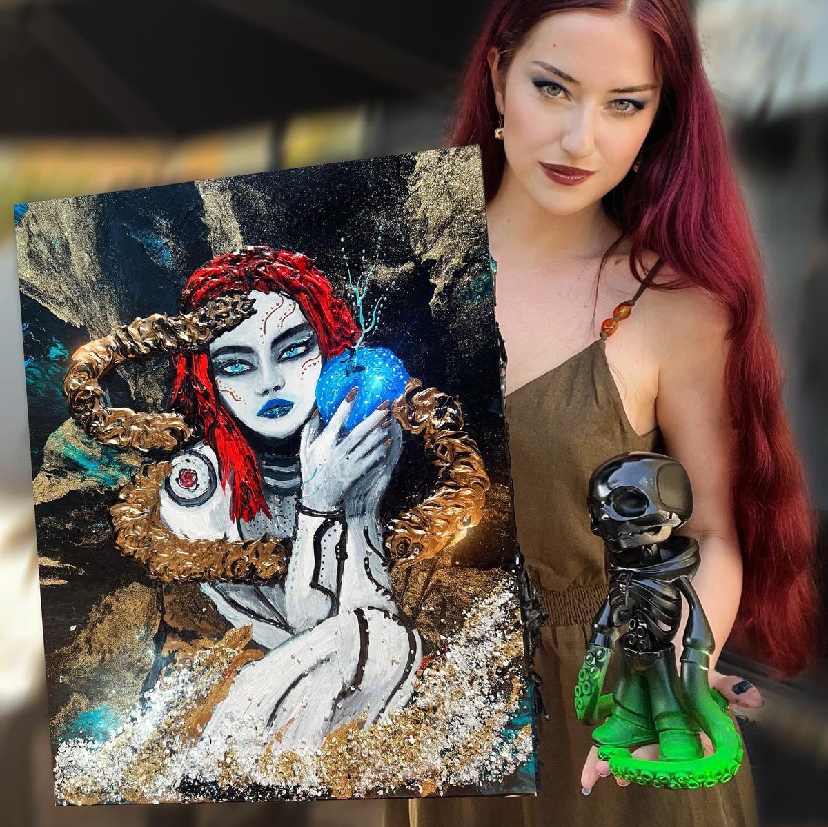 Should I call this painting “Forbidden Phantasm”? Catching up on your art orders 🙂 Also, third “Faceless” character in the making, 🤘 to be displayed at an art show this month! Back to the studio tomorrow!