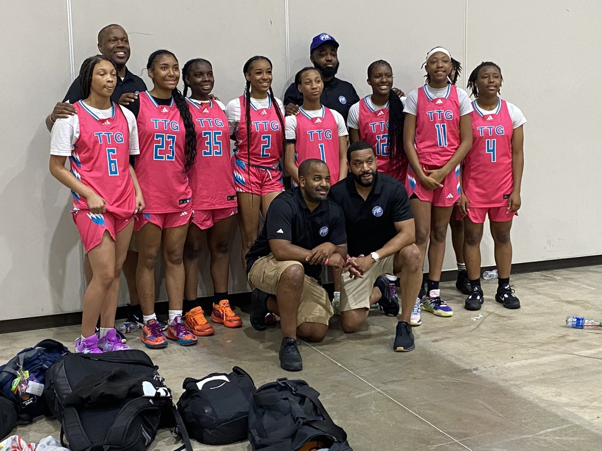 We went 5-0 in the Clash of Clubs Tournament in Houston Texas 🙌🏽