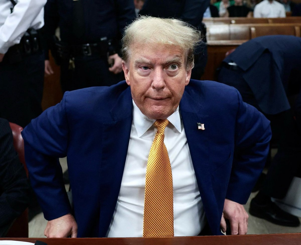 President Trump doesn’t let pooping get in the way of sitting in the trial and waiting to get out his truth.