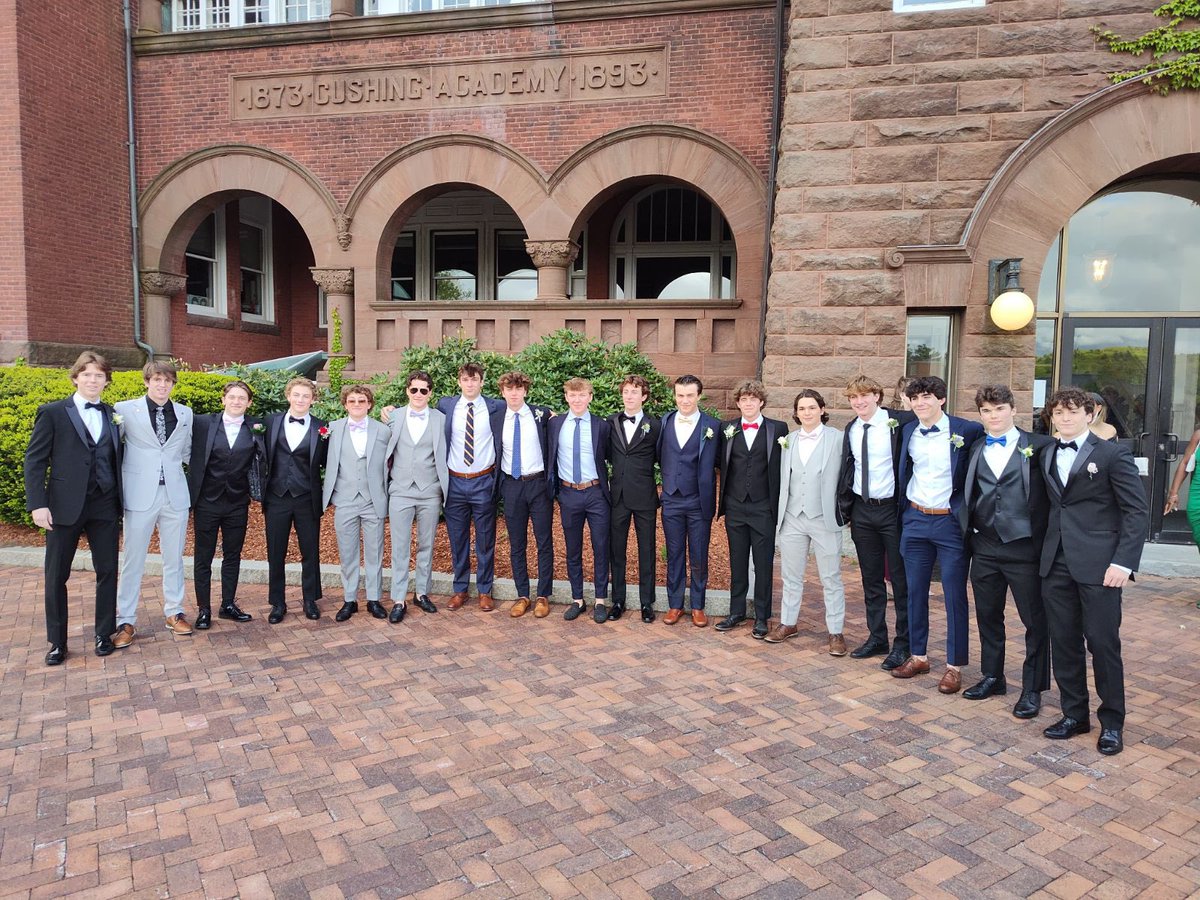 Boys looking sharp for prom tonight #RollPens #CushingHockey 🕺 🔥🐧