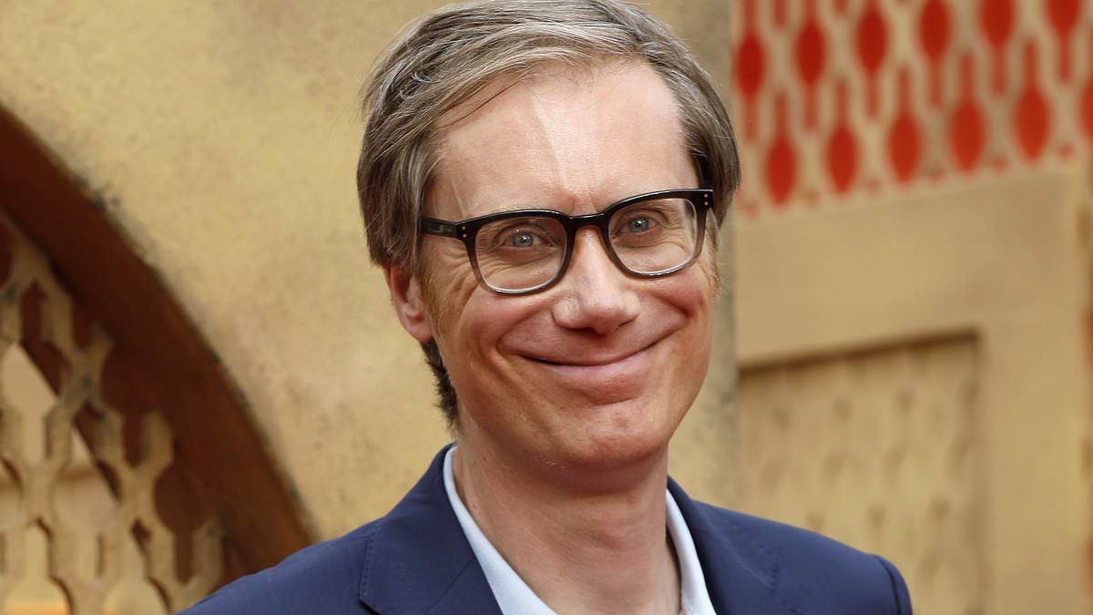 Comedy is being 'policed by the Left' with 'sensitivities that seem out of proportion to the joke', says Office co-writer Stephen Merchant trib.al/w3D9RG9