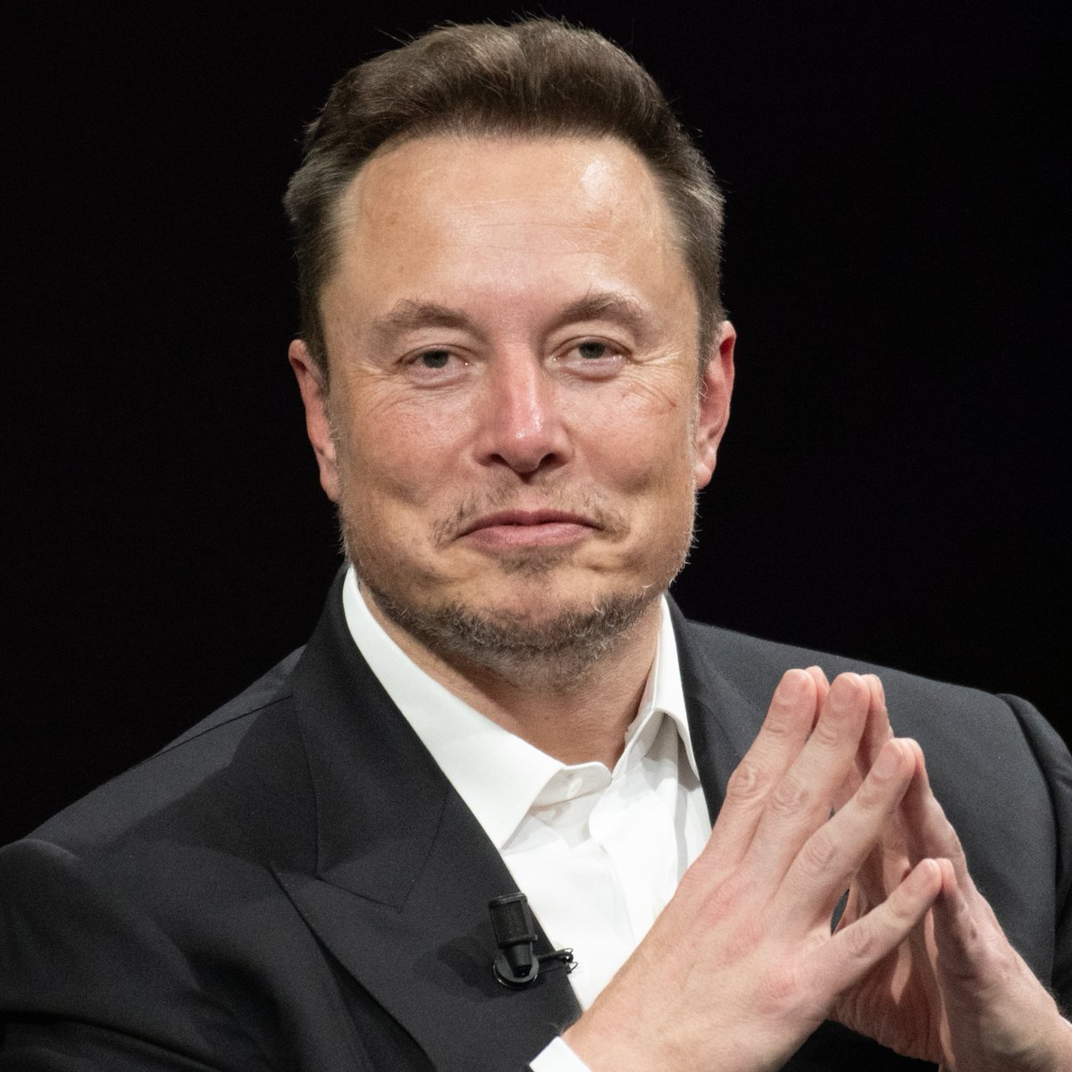 🚨BREAKING: Elon Musk says if someone tears down the American flag and puts up another flag in its place, that person should get a mandatory one-way trip to that flag's country. Do you agree? If YES, I will follow you back! 🇺🇸