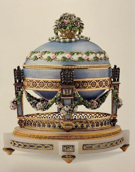 Fabergé egg with garlands....