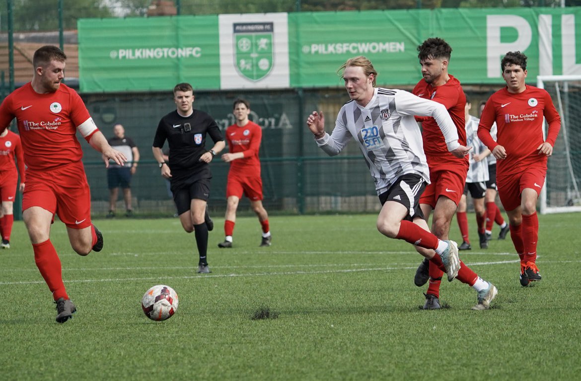 Mikeyconnor94's tweet photo. ⚽️ Final Day 🏆

@livoldboys St Margaret’s VS MSB Woolton 

Great Team in Black 👏🏼

📸 @paulmoran62 @NickGerrard https://t.co/55gKMlc00J