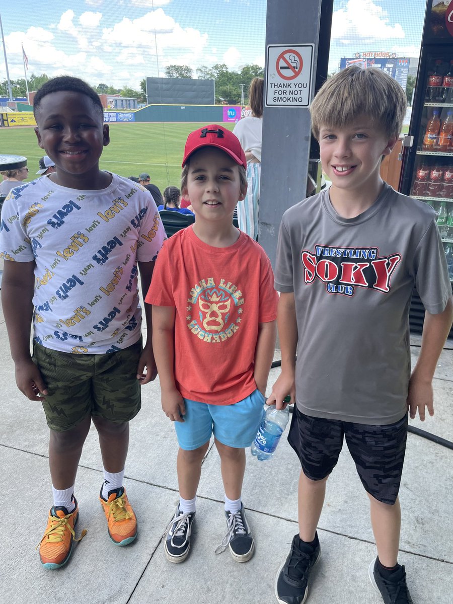 I see some CTE Tigers enjoying the BG Hot Rods game this afternoon! Special thanks to the BG Hot Rods for helping to motivate our students to read and providing a free ticket incentive! #proudtobeCTE @BGHotRods