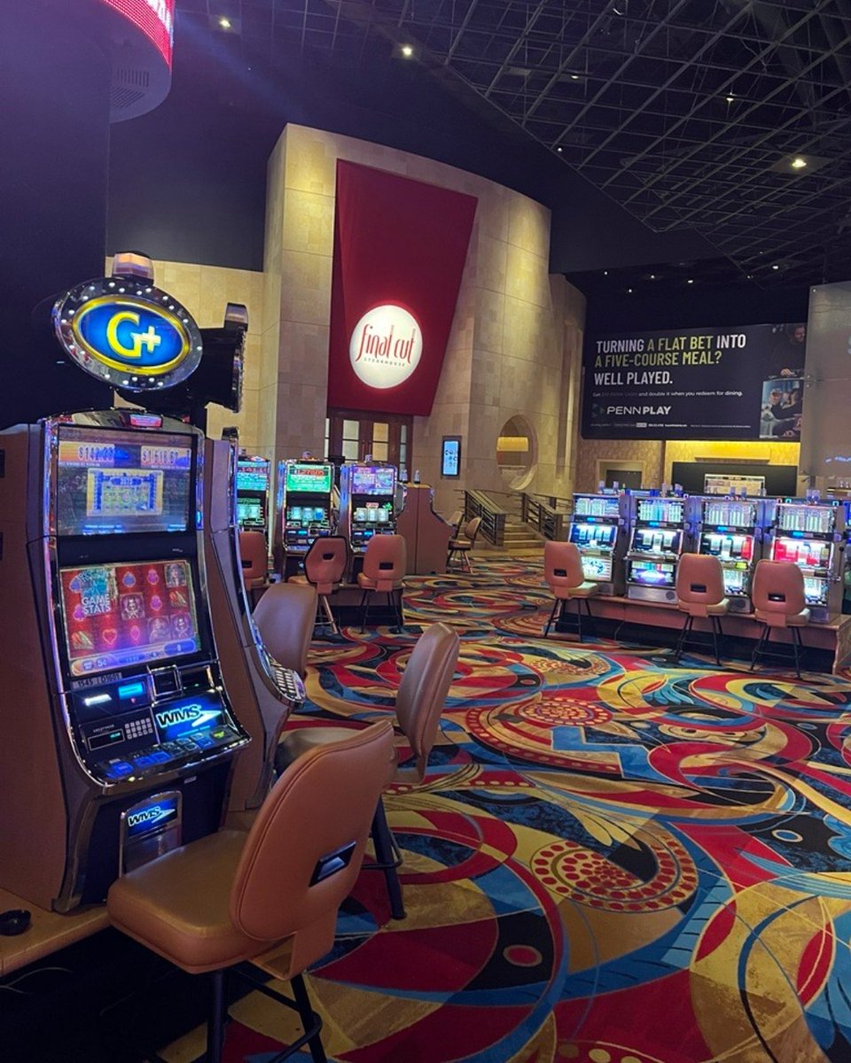 We really appreciated all the feedback we received asking what machine you'd like to see near the promotions area, but now we wanna know what new slot machines would you like to see near Final Cut? 🎰 Let us know down below! 🤭