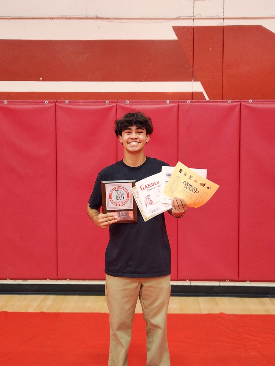 Successful Sophomore Season. Team made Playoffs. 1st Team All League. CoMVP for the team. Good year defensively and offensively. @SteveFryer @OCSportsZone @OCSportsZone