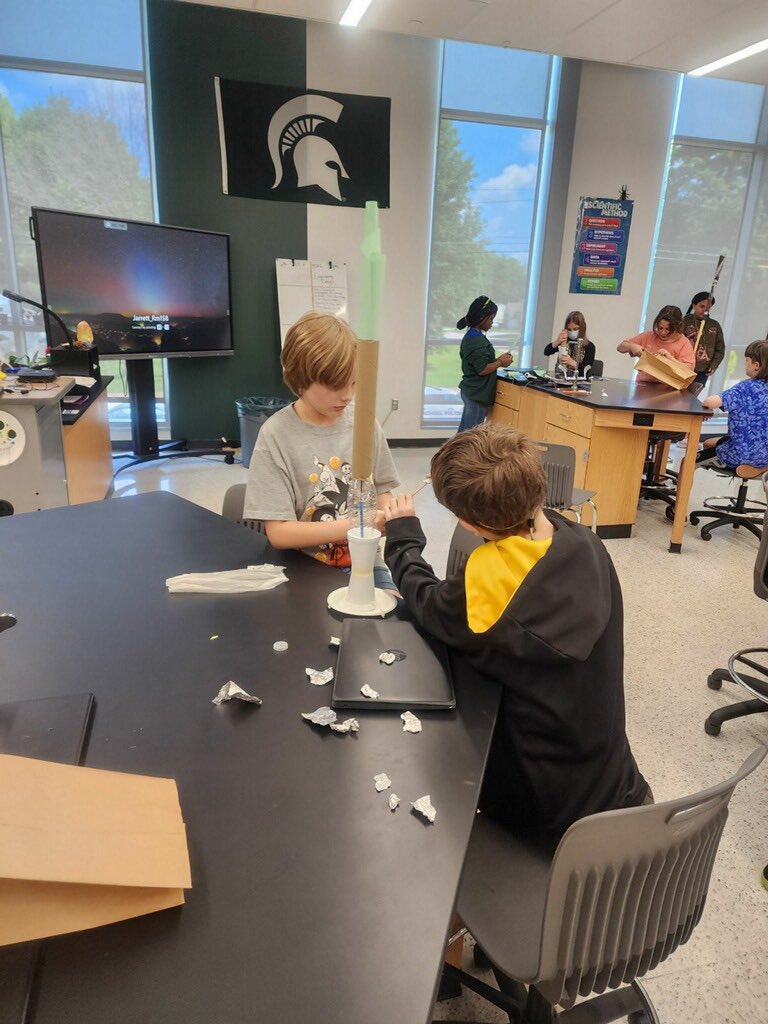 NASA could take a few pointers from these Trojans! The art of building your own radio tower on Mars if you happen to crash your space shuttle on the red planet…6th grade ingenuity! #JarrettPride