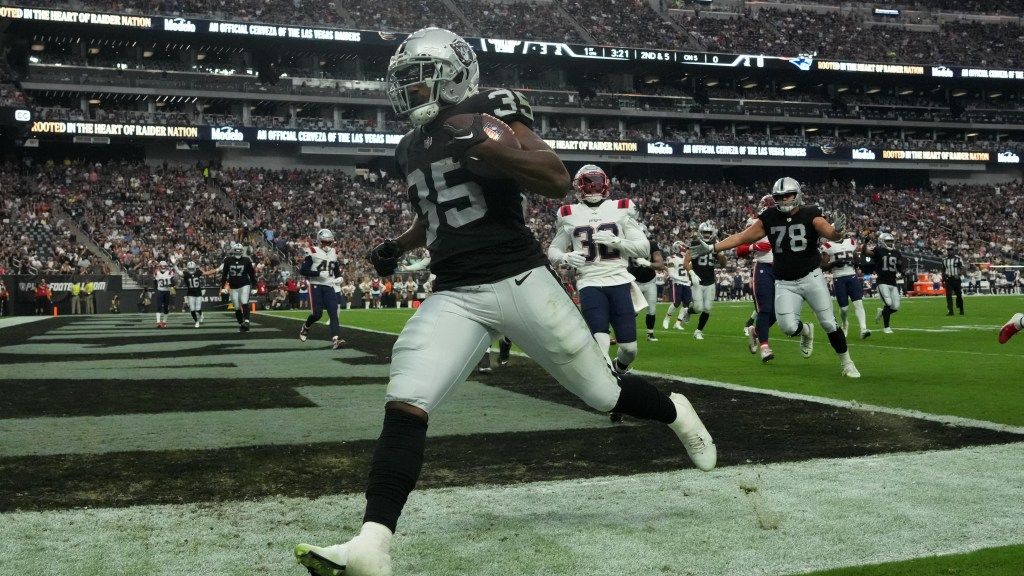 Raiders RB Zamir White named breakout candidate by Pro Football Focus raiderswire.usatoday.com/2024/05/17/rai…