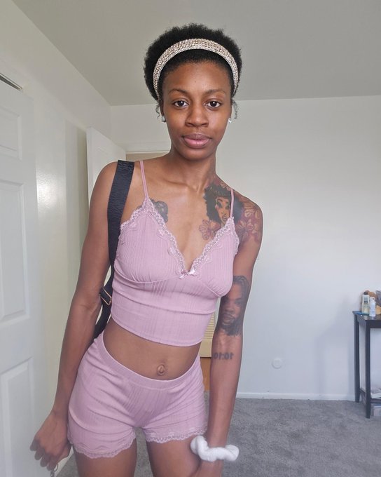 🌸 https://t.co/2tJ6qebBxq<a href="/tag/damnshawn"class="tags"><span>#damnshawn</span></a>