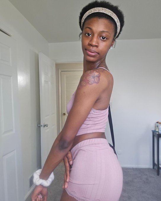 🌸 https://t.co/2tJ6qebBxq<a href="/tag/damnshawn"class="tags"><span>#damnshawn</span></a>