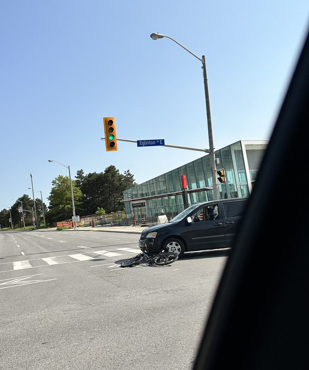 WTF!  Another cyclist struck by the driver of a vehicle.   This time at Don Mills and Eglinton.  @oliviachow @TheBikingLawyer