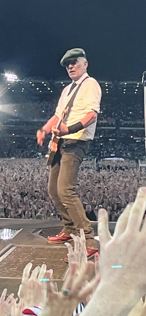 steviblood's tweet image. What. A. Gig. This man’s defies logic. He is the goddamn greatest! I bloody love him! 
❤️
#springsteen 
#bruce
#springnuts
#estreetnation
#brucebuds