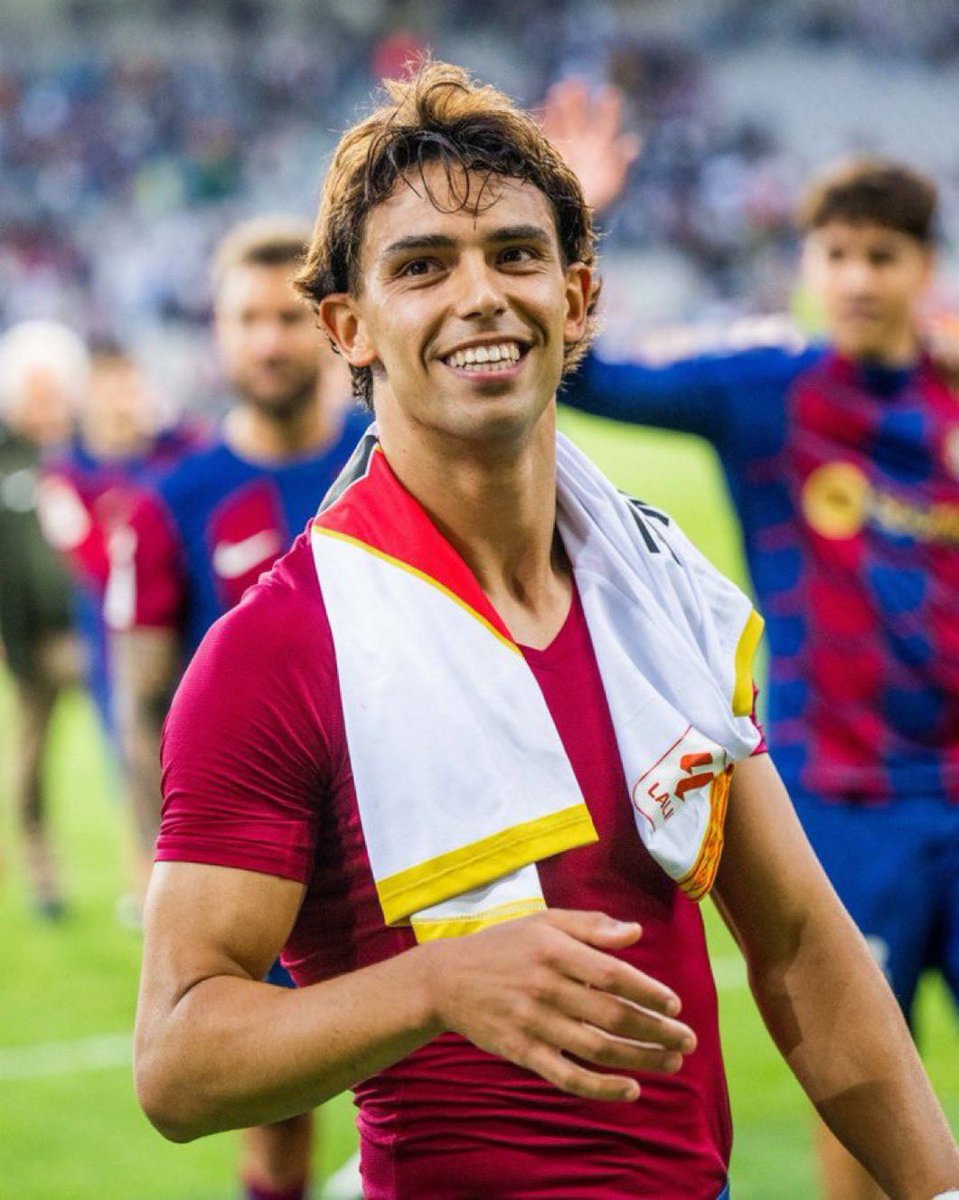 Som I Serem FCB (@somhiseremfcb) on Twitter photo 🤔 ¿Te gustaría que Joao Félix se quede la próxima temporada?
🔂 NO
❤️ SI 🤔 ¿Te gustaría que Joao Félix se quede la próxima temporada?
🔂 NO
❤️ SI