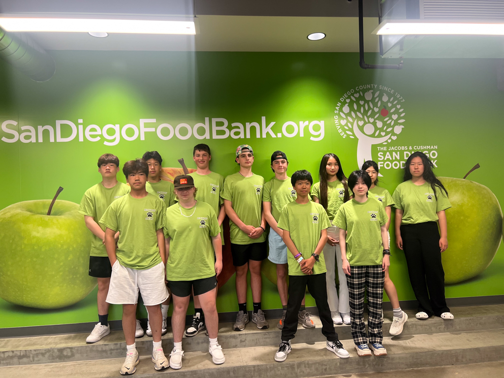Students traveled to places all across the US for the May Experiential Learning Program. The San Diego MELP covered sea, land, and air, exploring much of what makes San Diego a wonderful place. For their community service work, students volunteered at the San Diego Food Bank.