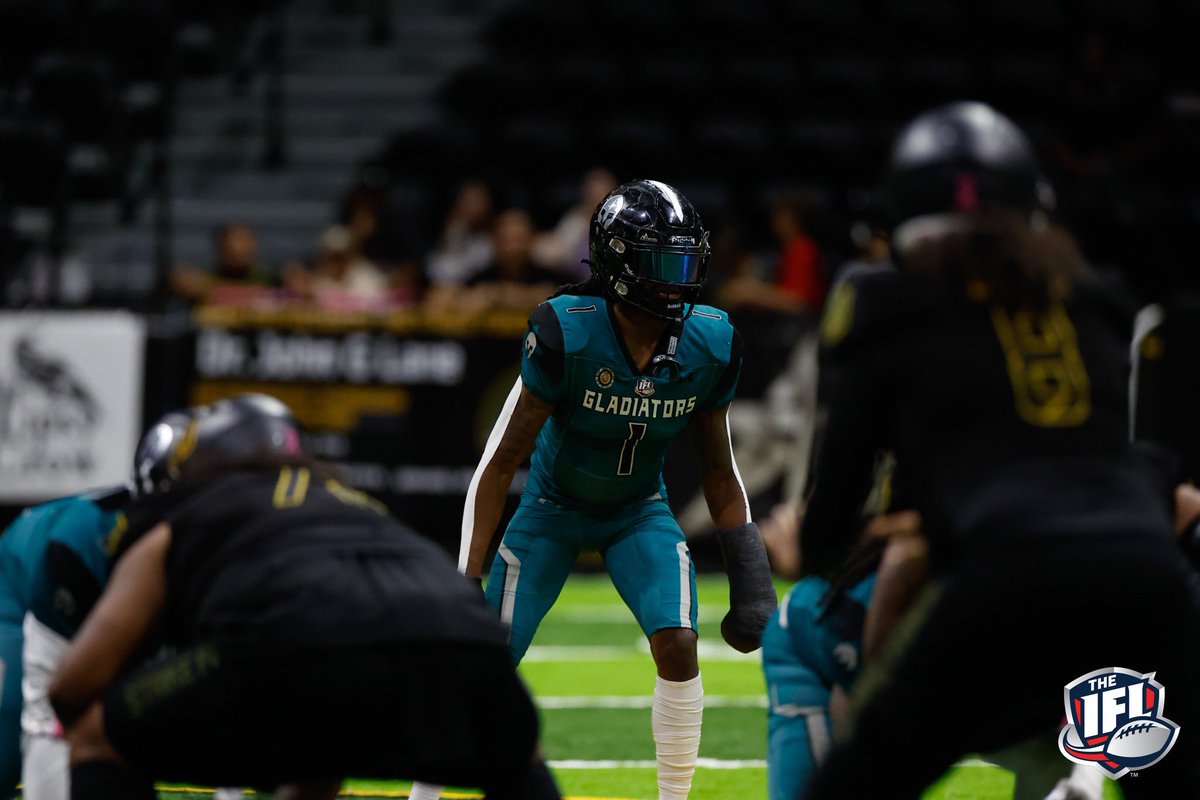 Sights from the first quarter between San Diego and Duke City 📸 #TheIndoorWar #FiredUpIFL