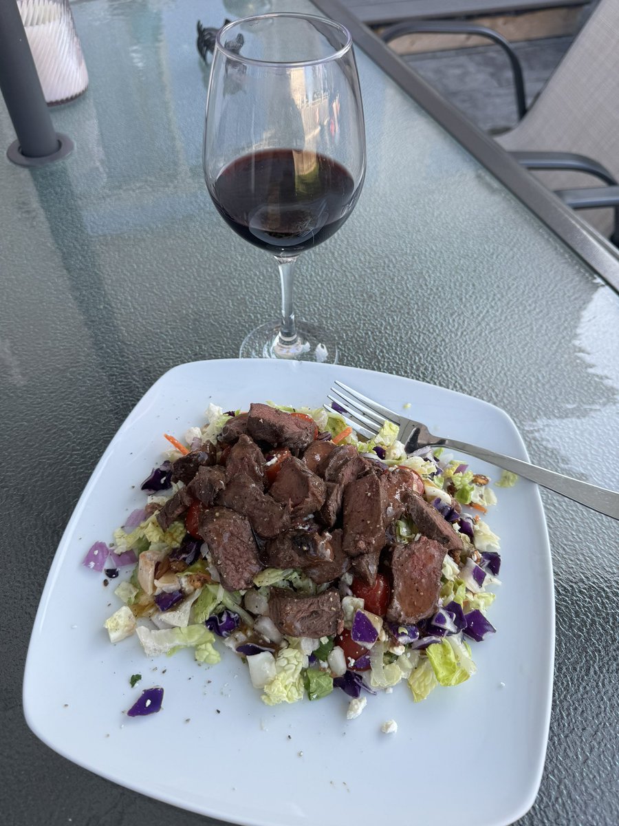 TWilsonOttawa's tweet photo. Dinner tonight is courtesy of cousin Steve Tubman 🍽️🥩🍷 … enjoying a delicious BBQ’d venison chop on a summer salad. Nothing better after a long day of packing. Thank you for sharing your fall harvest with me 🇨🇦🦌❤️ #whatgetsyououtdoors #fieldtotable #JustHunt #sustenance #selfsourced #carnivore