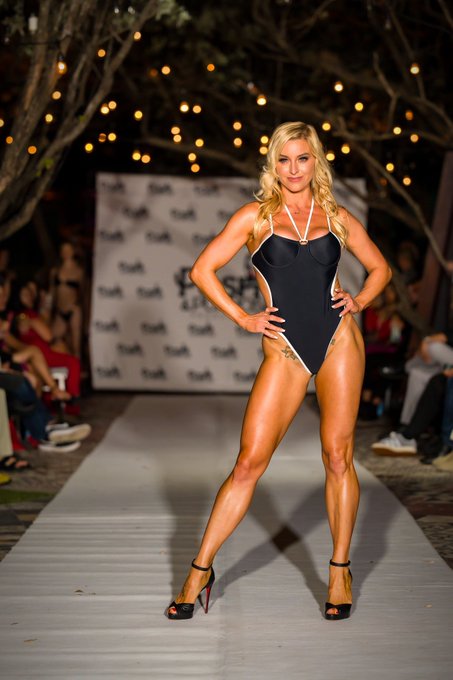 Do you like this swimsuit from Friday night&rsquo;s runway? https://t.co/f1lbOkewAL<a href="/tag/treatyoself"class="tags"><span>#treatyoself</span></a>