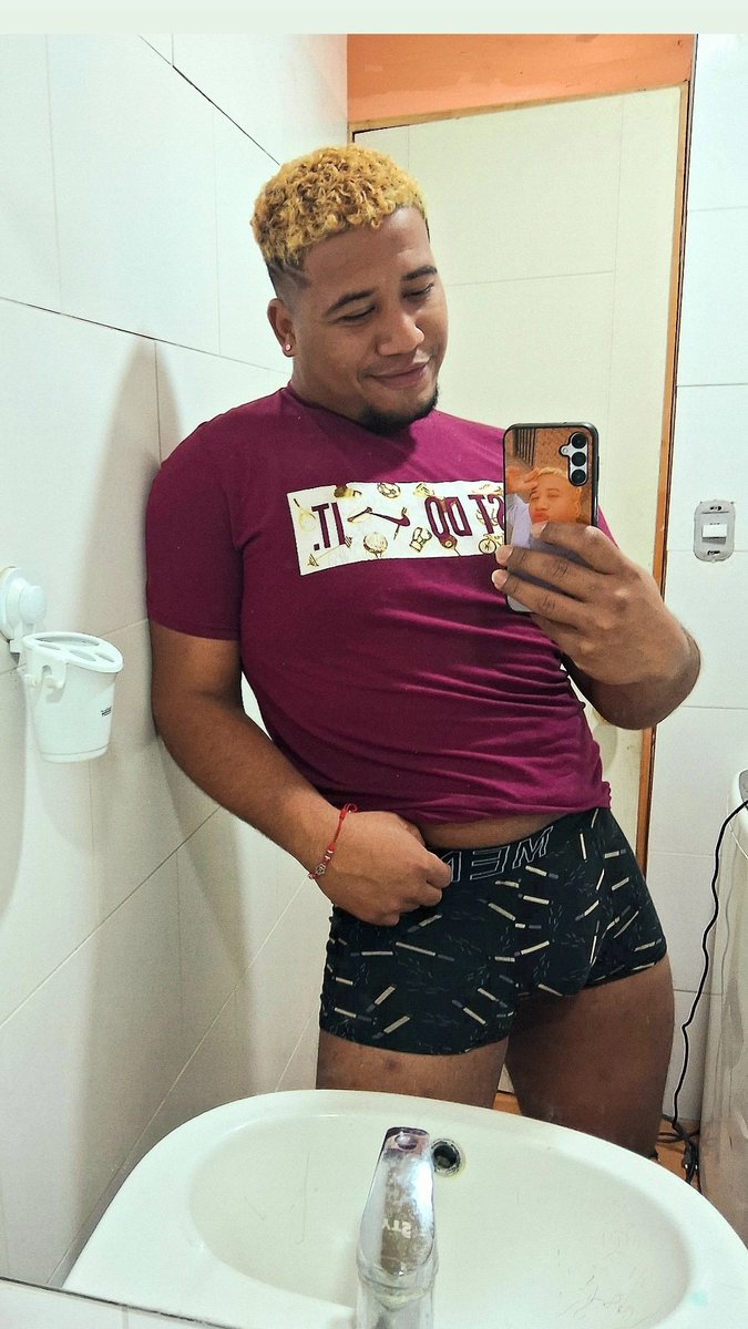 TitoAlix's tweet photo. Quien para El WhatsApp? 
#inicio #viral #tendencia #parati #like #like4like #sígueme #Morenos #síguemeytesigo https://t.co/aeNcXgWQHA