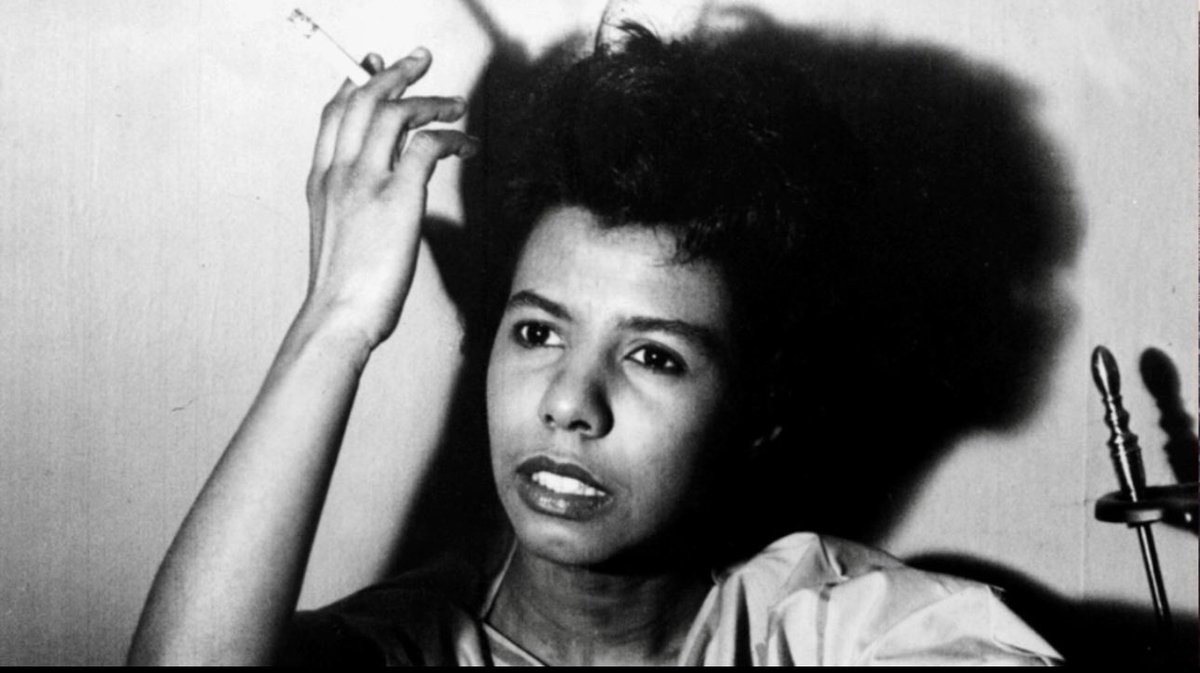 And comrade Lorraine Hansberry! The playwright and Communist wrote for Paul Robeson’s Black internationalist newspaper “Freedom” on the importance of connecting Black Americans to anti-colonial struggles abroad. A lot of revolutionaries born on this day!