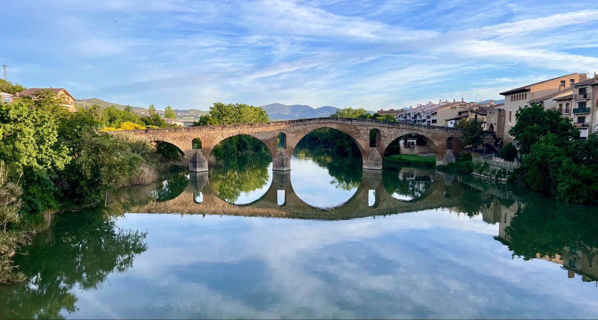 Puentes medievales de peregrinos sobre río Arga #CaminodeSantiago #CaminoFrancesNavarra #Navarra: 1. Puente de #Zubiri 2. Puente de la Trinidad de Arre #Villava, sobre río Ultzama afluente del Arga 3. Puente de la Magdalena s. XII #Pamplona. 4. Puente la Reina s. XI