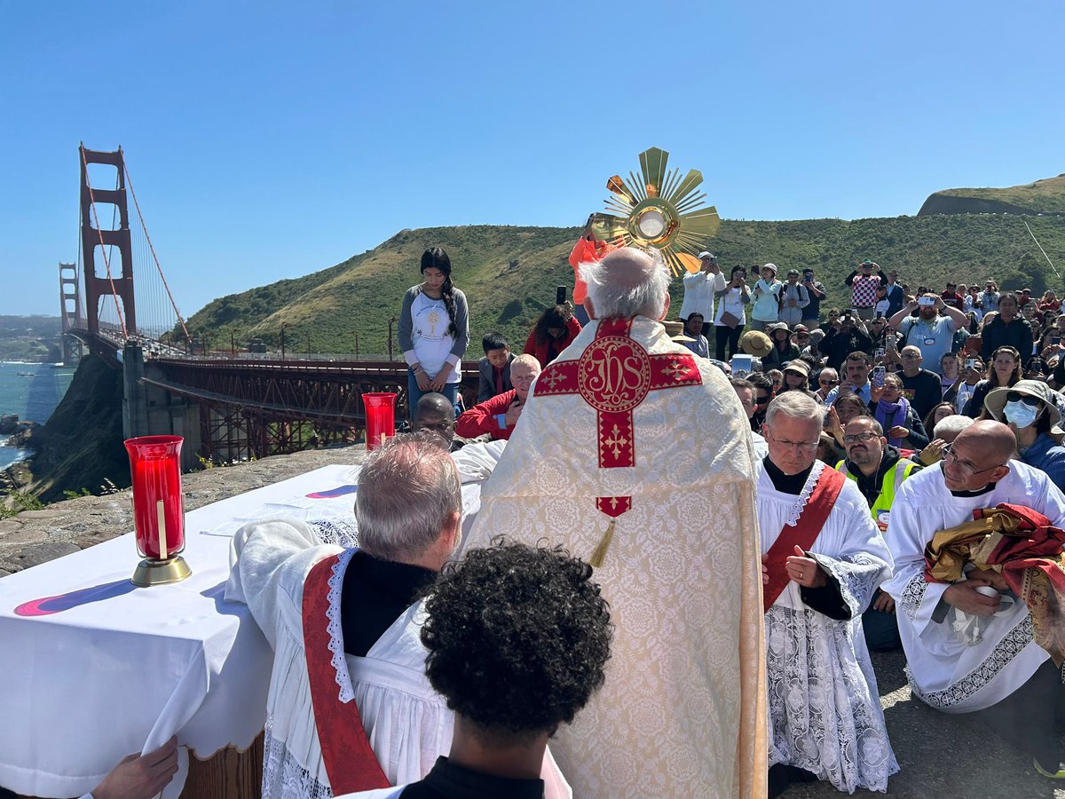 Archbishop Cordileone with the Blessed Sacrament after the Eucharistic procession across the Golden Gate Bridge 🌉