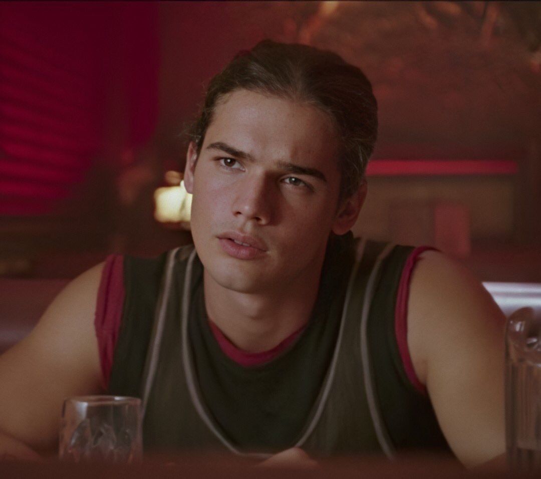 Steven Strait, image size:1080x956