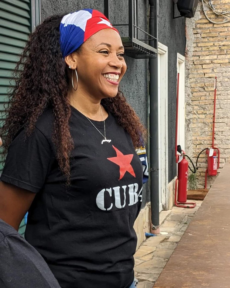 La asociación de cubanos residentes "Cuba-Italia" celebra el Festival Afro-Cubano en Snodo Mandrione, Roma, poniendo en alto la cultura cubana.

#CubaEsCultura 
#JuntosPorCuba