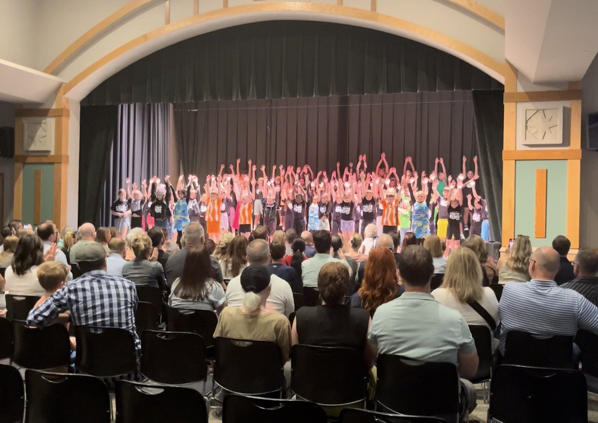 Finding Nemo Jr. 4th grade Musical! Just keep swimming! 🎶 🐠 🐟