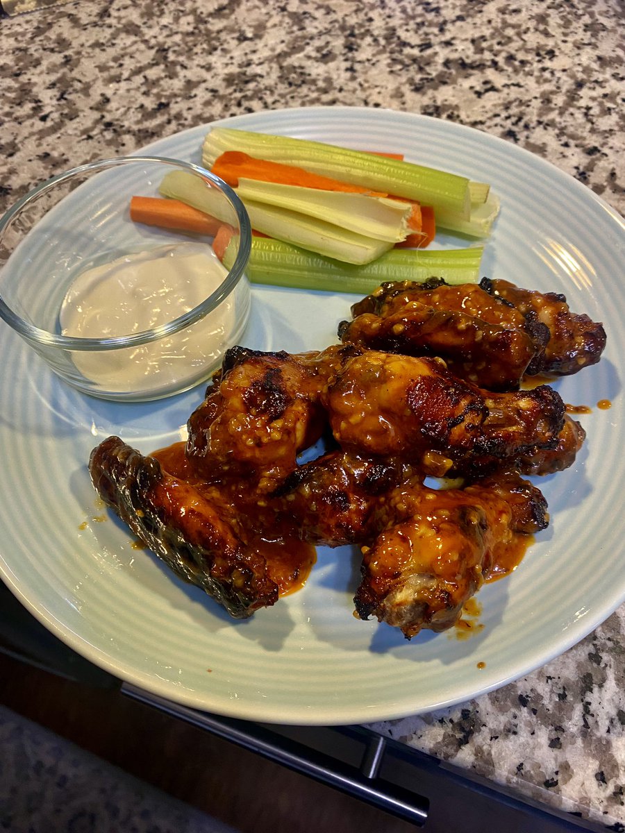 When you’re no longer in #Omaha. You
do your best to recreate @Oscarspizza char-buffed double-dipped wings.
