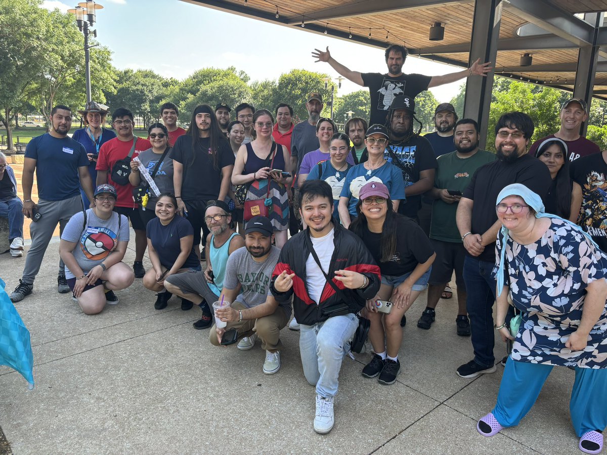 ATPTPodcast's tweet image. Community Day at Addison Circle Park was a success! Thank you to all who were able to come out to the meetup for Bounsweet. 💙

#MyPKMNStory #VisitAddison