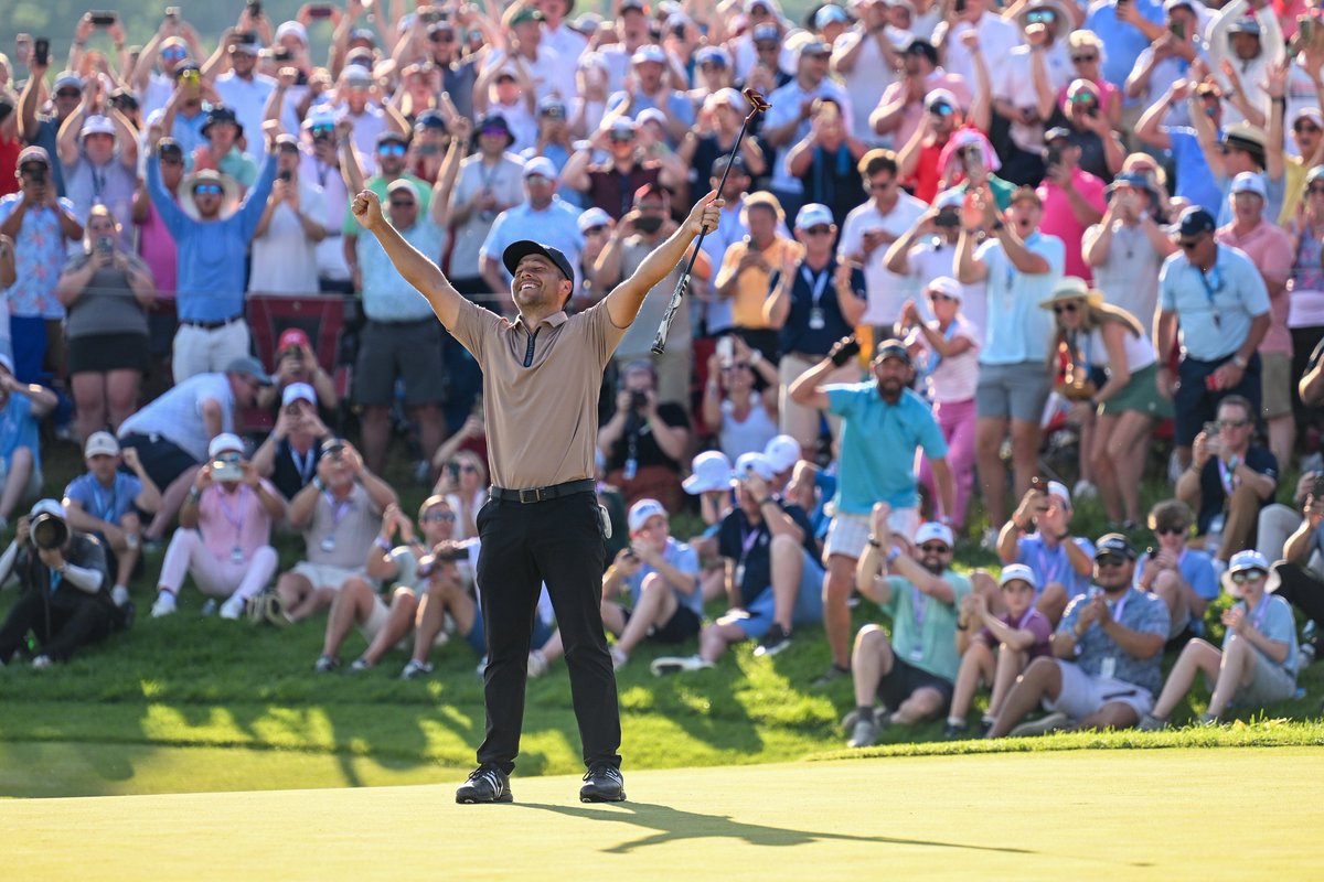 That winning moment. (Ross Kinnaird/Getty Images)