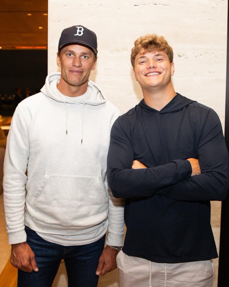 Michigan legends Tom Brady & J.J. McCarthy got to spend some time in LA together, talking business and ball 🔥🔥🔥